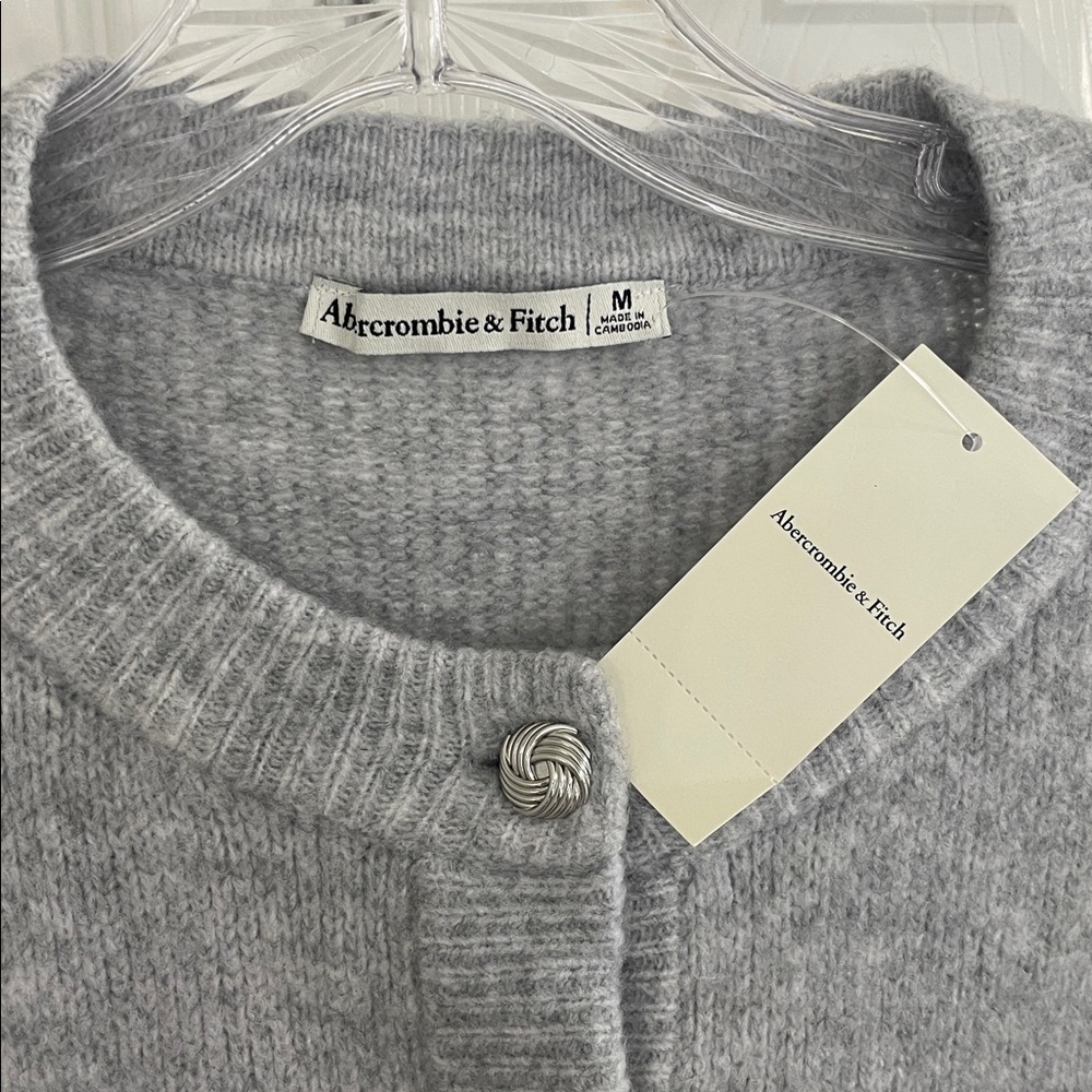 Abercrombie & Fitch Light Gray Women's Cardigan Size M NWT - Picture 2 of 5